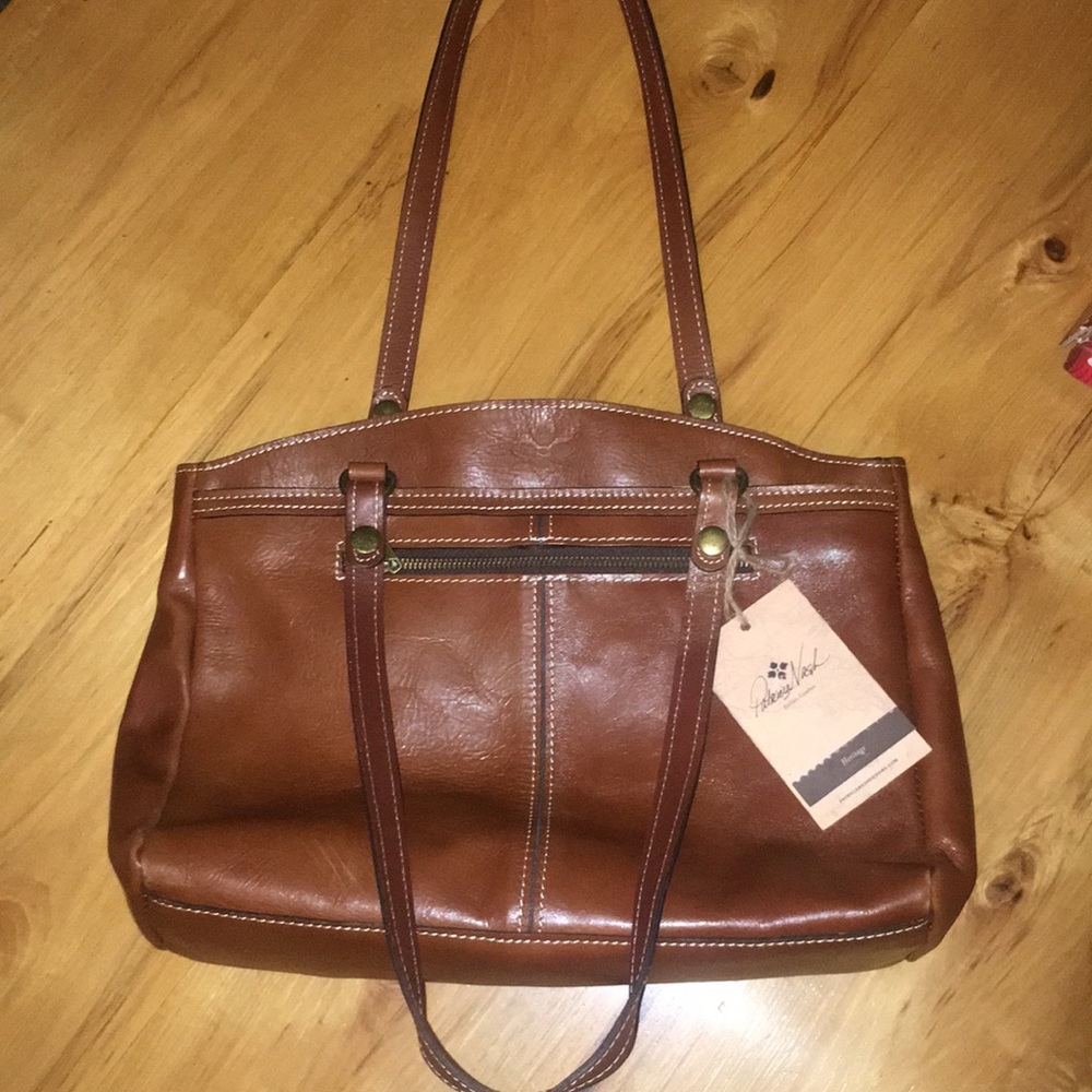 Patricia Nash EUC leather handbag!!